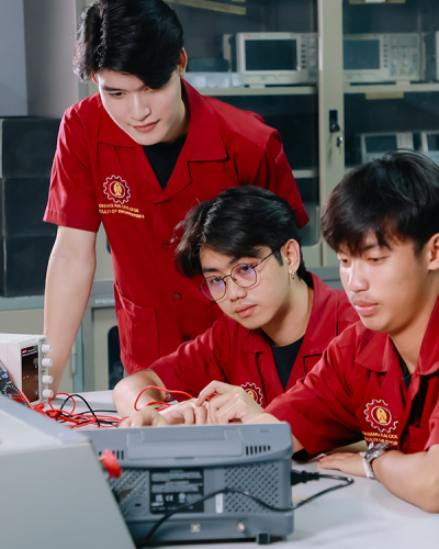 วิศวกรรมศาสตรบัณฑิต (เทียบโอน เรียนวันจันทร์-ศุกร์)