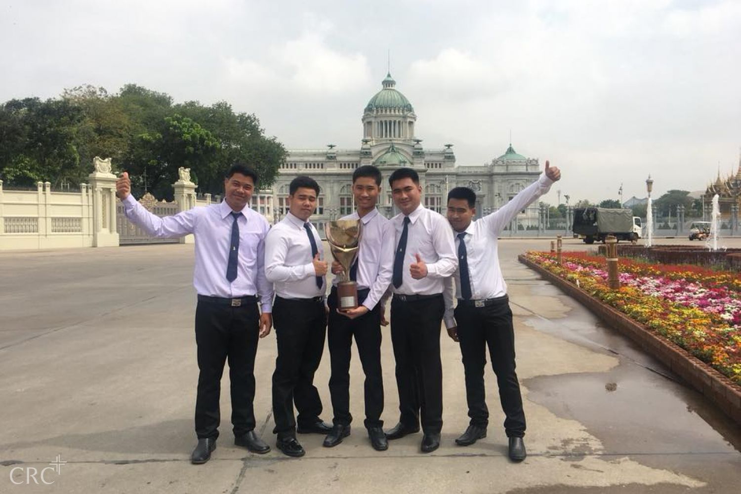 นักศึกษา คณะวิศวกรรมศาสตร์ วิทยาลัยเชียงราย รับพระราชทานถ้วยรางวัลชนะเลิศ การแข่งขัน 