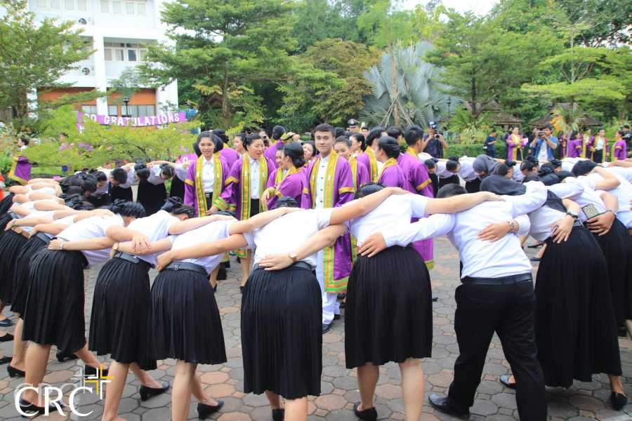 พิธีประทานปริญญาบัตร วิทยาลัยเชียงราย ประจำปีการศึกษา ๒๕๕๘ - ๒๕๖๐ #96