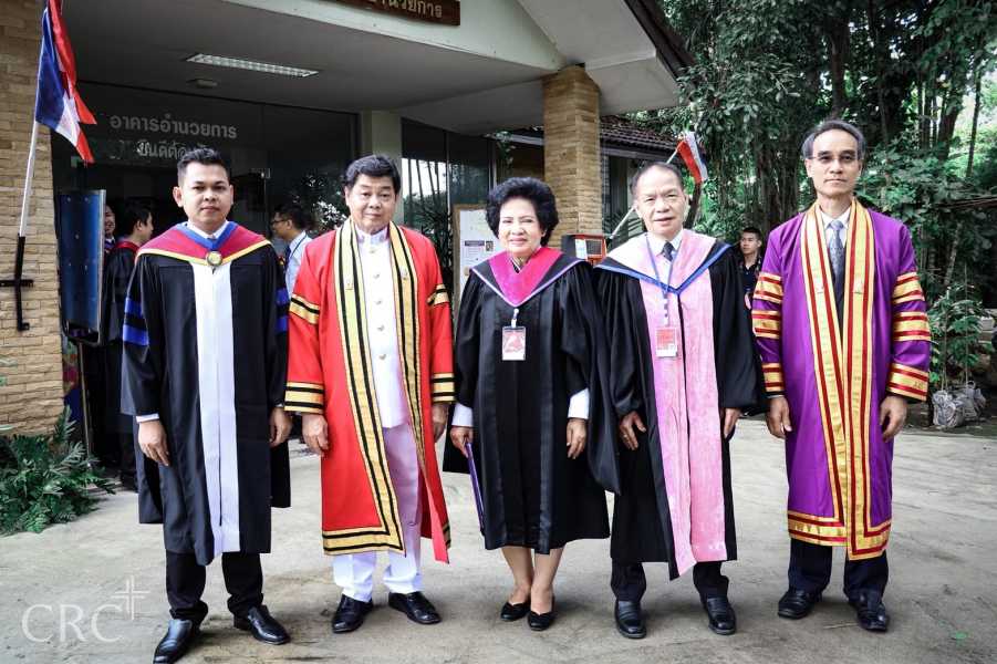 พิธีประทานปริญญาบัตร วิทยาลัยเชียงราย ประจำปีการศึกษา ๒๕๕๘ - ๒๕๖๐ #22