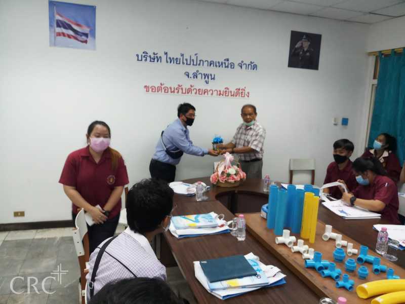 ภาพกิจกรรมการศึกษาดูงานของนักศึกษาคณะวิศวกรรมศาสตร์ที่โรงงานอุตสาหกรรมท่อน้ำไทยจำกัดและโรงงานผลิตรถตุ๊กตุ๊กไฟฟ้า #5