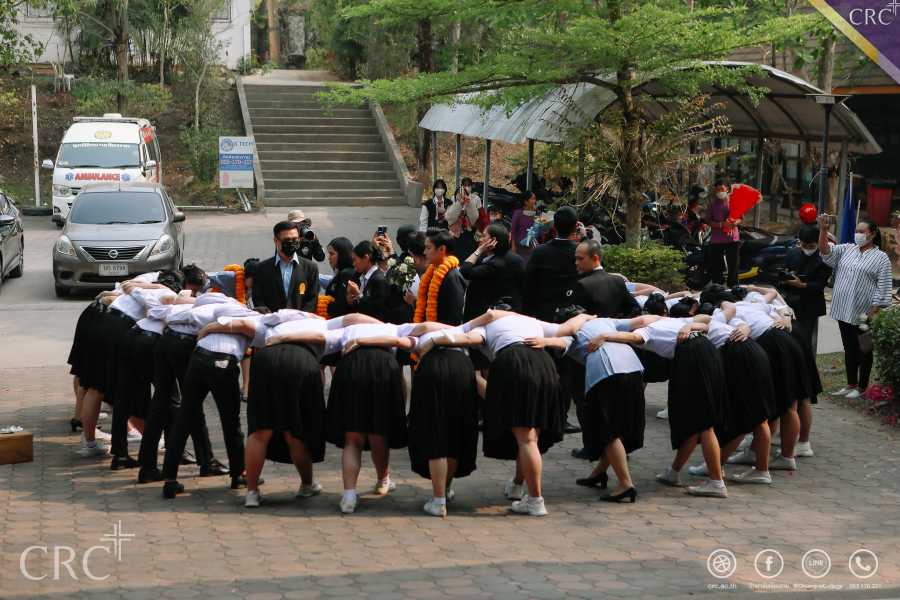 คณะสาธารณสุขศาสตร์ วิทยาลัยเชียงราย จัดพิธีมอบเข็มวิทยฐานะแก่นักศึกษาชั้นปีที่ 4 และพิธีมอบเสื้อกาวน์นักศึกษาปี 2 ประจำปีการศึกษา 2565 #8