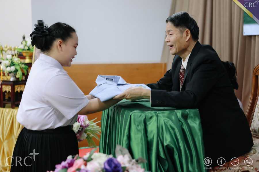 คณะสาธารณสุขศาสตร์ วิทยาลัยเชียงราย จัดพิธีมอบเข็มวิทยฐานะแก่นักศึกษาชั้นปีที่ 4 และพิธีมอบเสื้อกาวน์นักศึกษาปี 2 ประจำปีการศึกษา 2565 #6