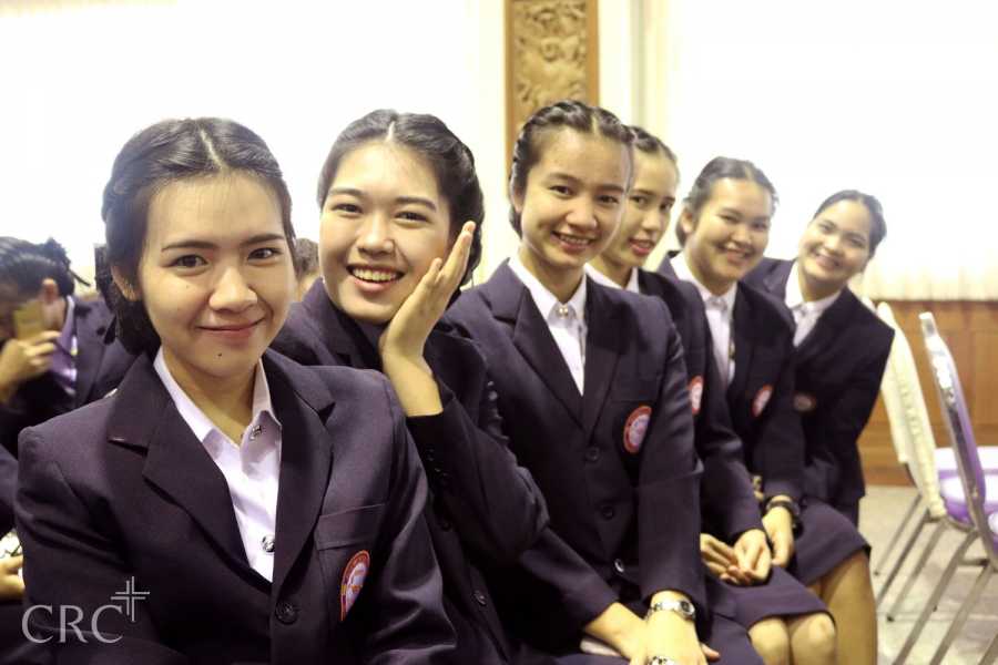 LIVE พีธีมอบหมวกและเข็ม นักศึกษาพยาบาลชั้นปีที่ 2 #30