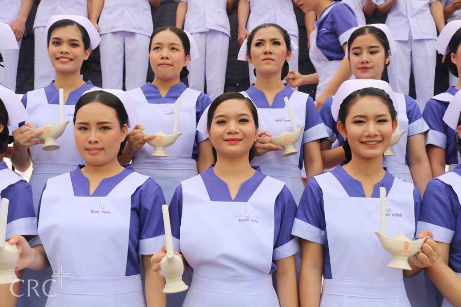 LIVE พีธีมอบหมวกและเข็ม นักศึกษาพยาบาลชั้นปีที่ 2 #122